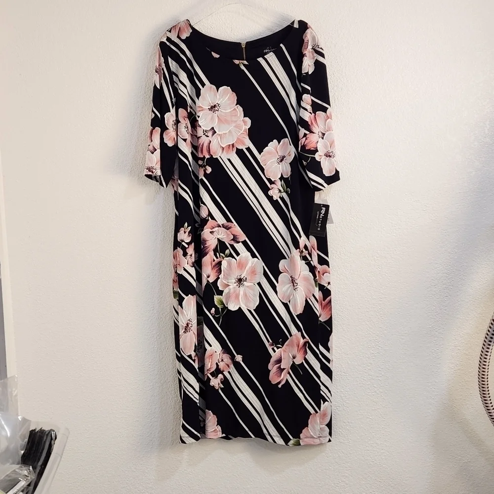 BRAND New Ronni Nicole Floral Pleated Shift Dress-Women's Size: 18